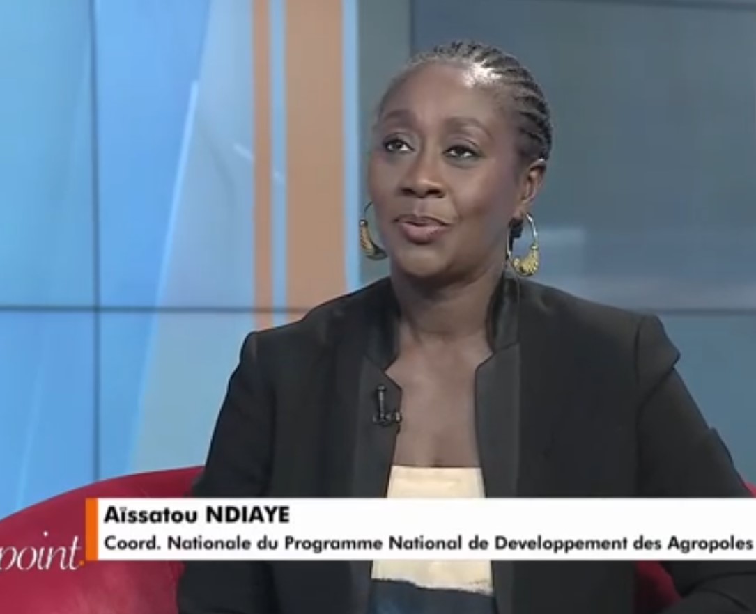 LE POINT / THÈME : AGROPOLES : L’industrialisation par la base